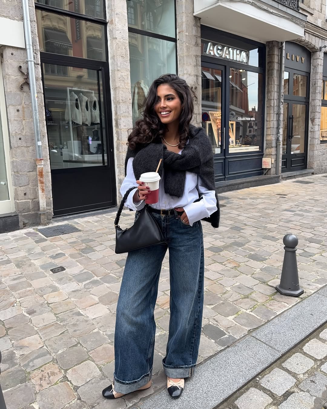 How to Style Wide Leg Jeans: 25+ Wide Leg Jeans Outfit Ideas to Wear on Repeat in 2025