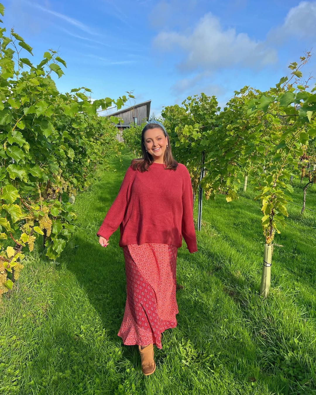 curves.and.campervans.cornwall-fall winery outfits-fall vineyard outfits