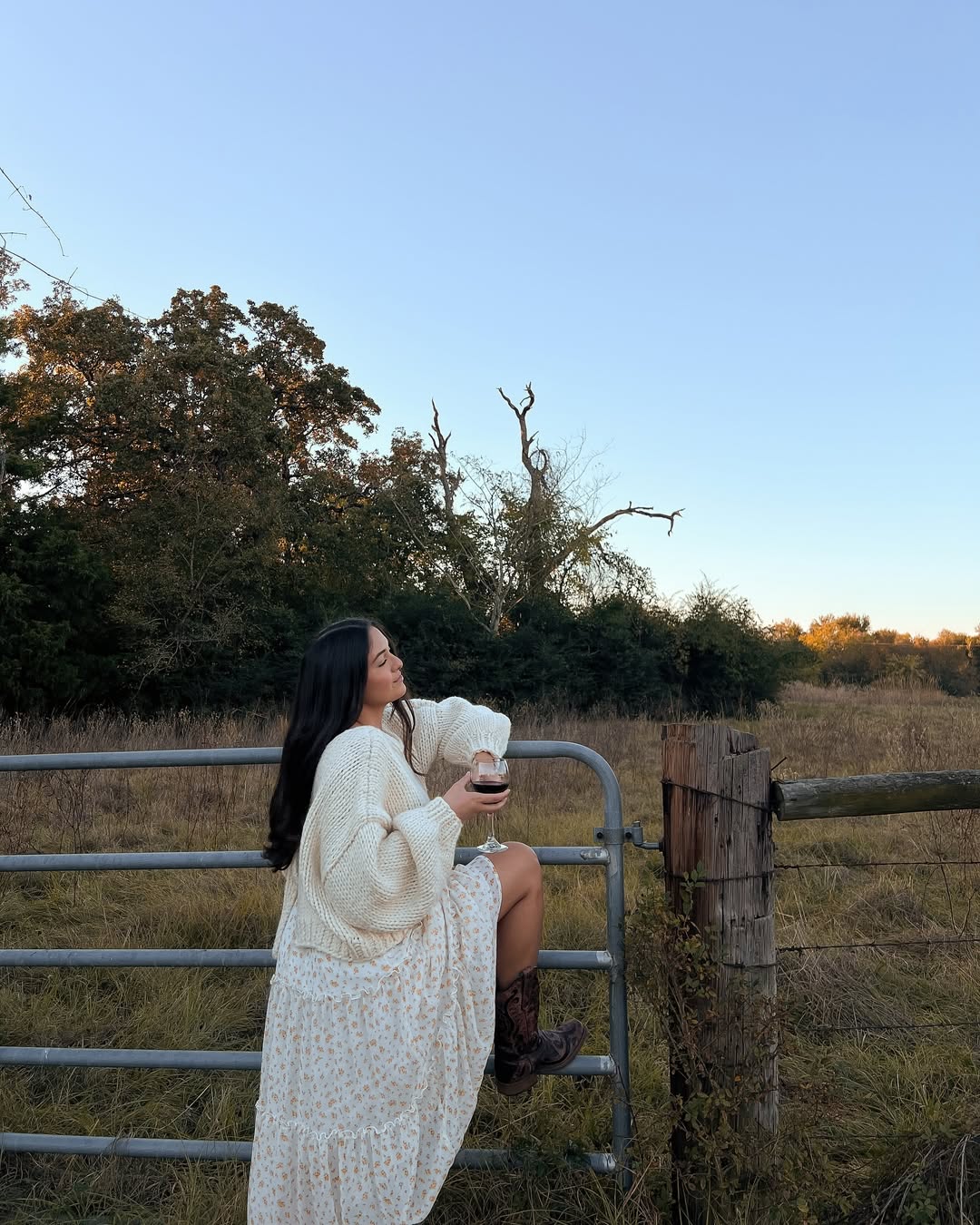 _therealkattt -fall winery outfits-fall vineyard outfits