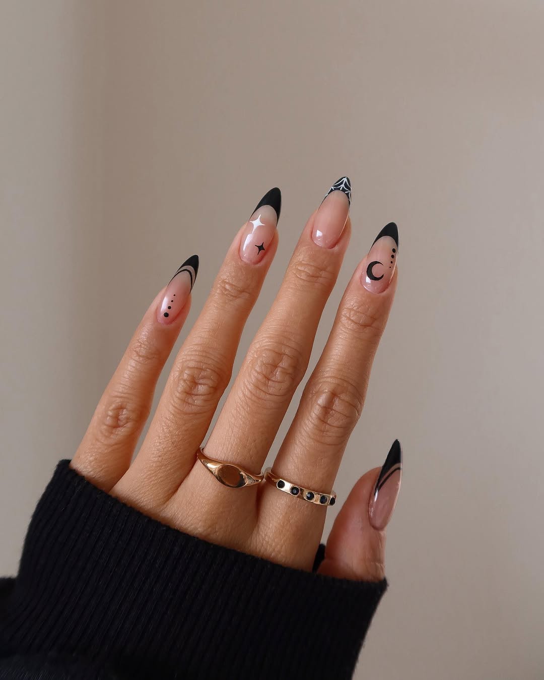 vivianmariewong - october nails - fall nails 2025