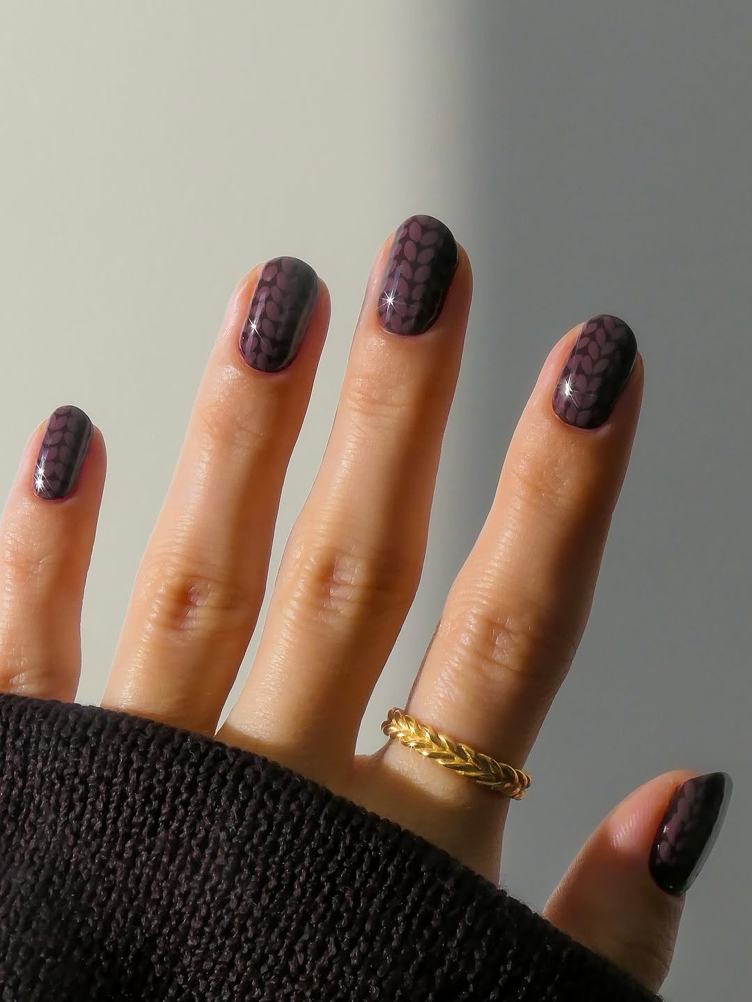 basecoatstories - november nails - fall nails 2025 basecoatstories - november nails - fall nails 2025