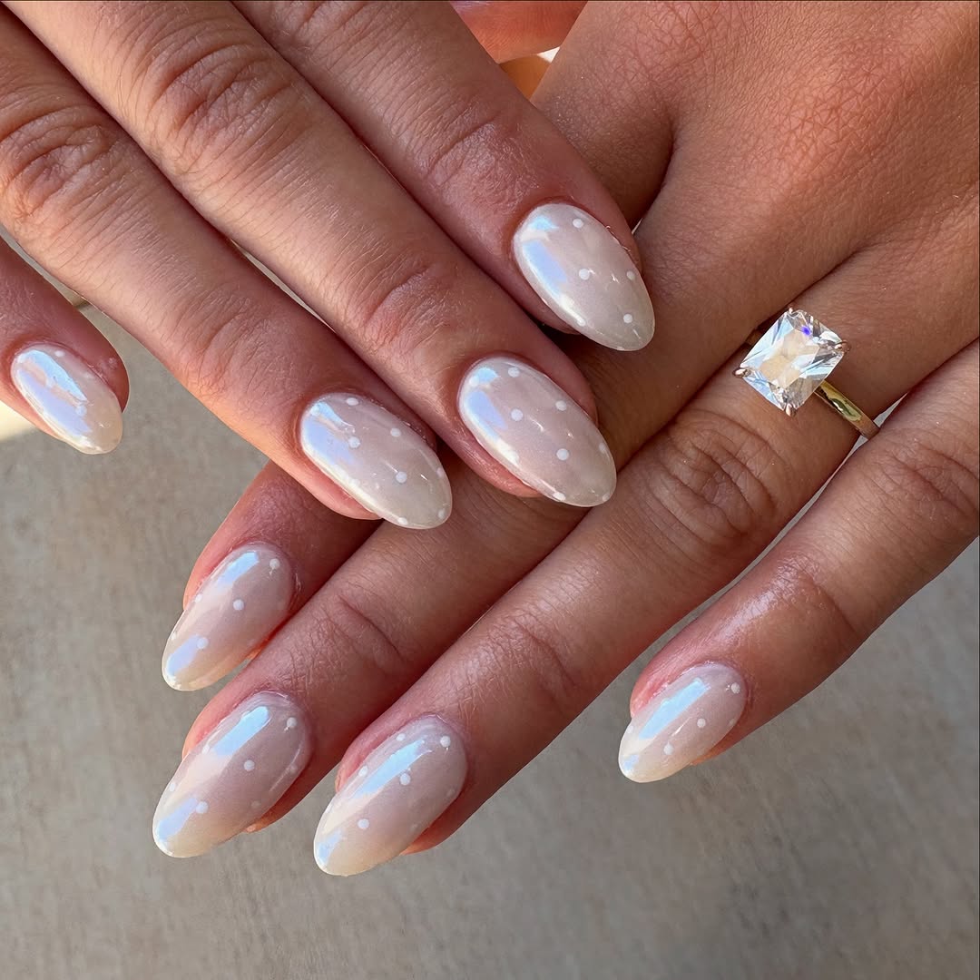 livs.nailsss - polka dot nails - polka dot nail ideas