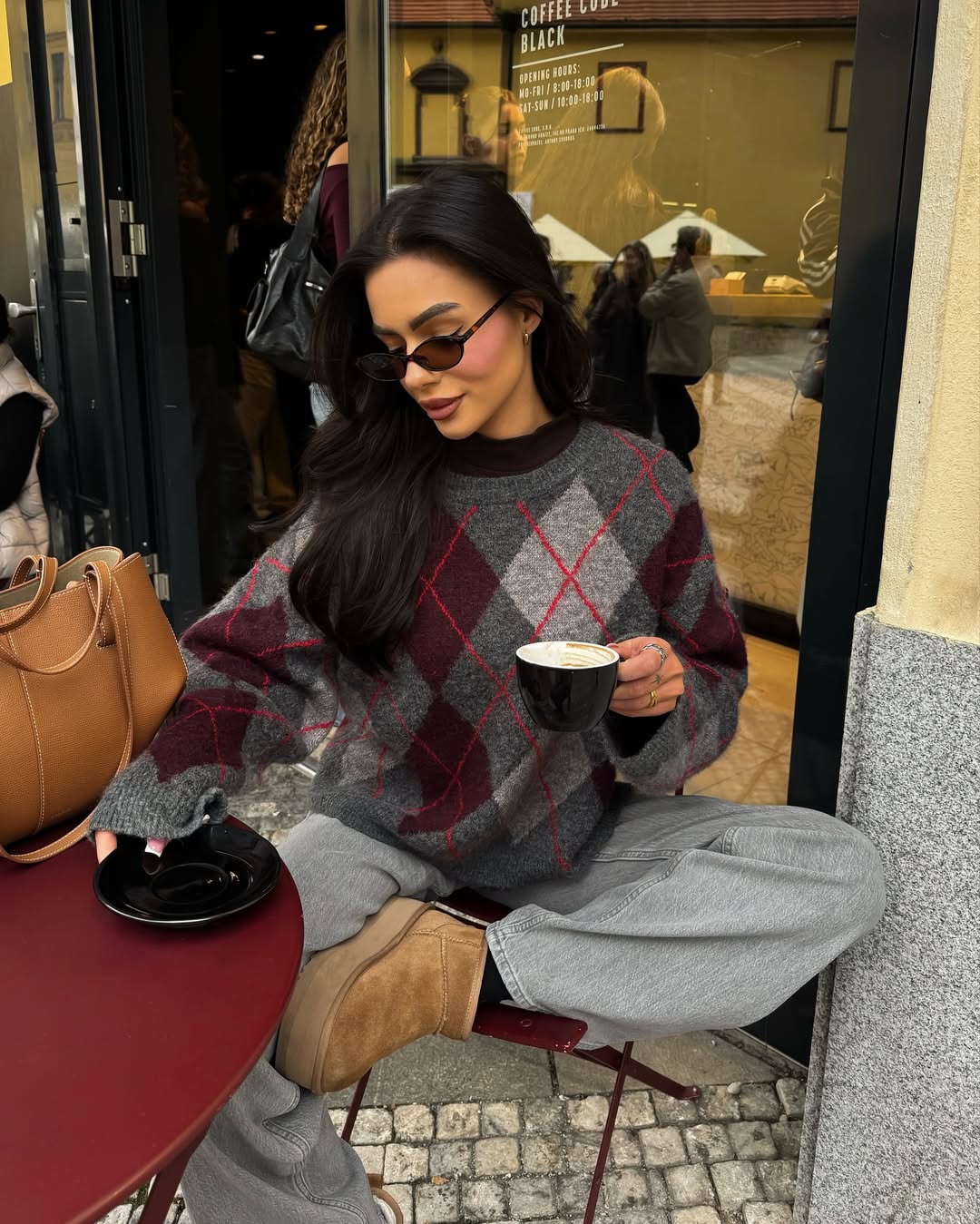 vaness.bahelkova - Argyle Sweater Outfit - Argyle Knits Trend Fall 2025 vaness.bahelkova - Argyle Sweater Outfit - Argyle Knits Trend Fall 2025