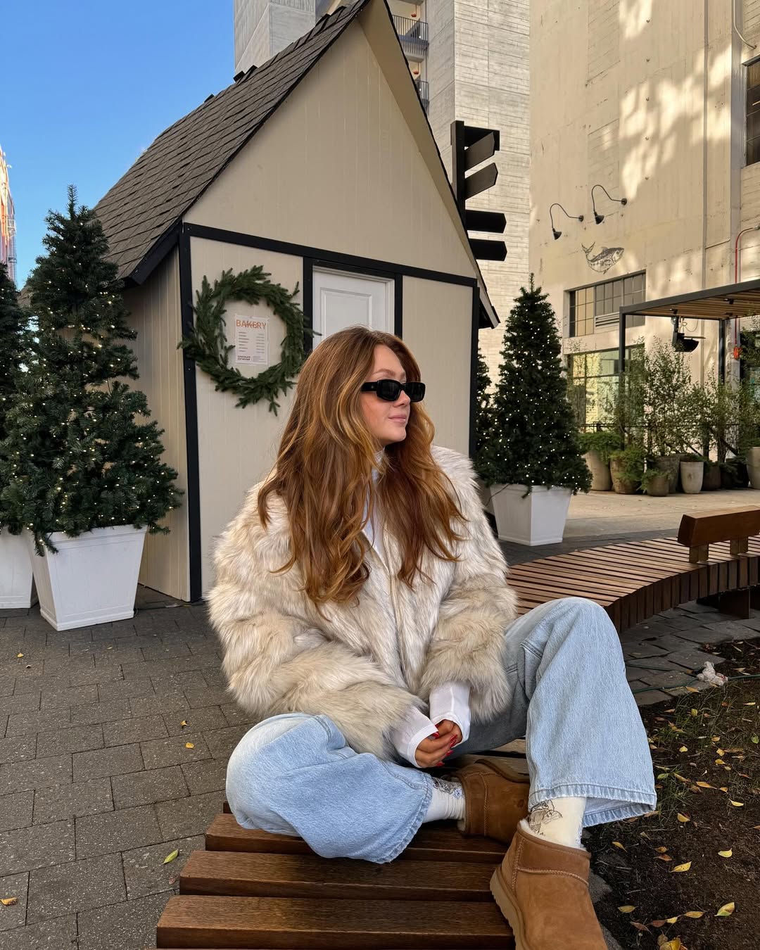 allisonkelleyy - casual chic everyday christmas outfit ideas