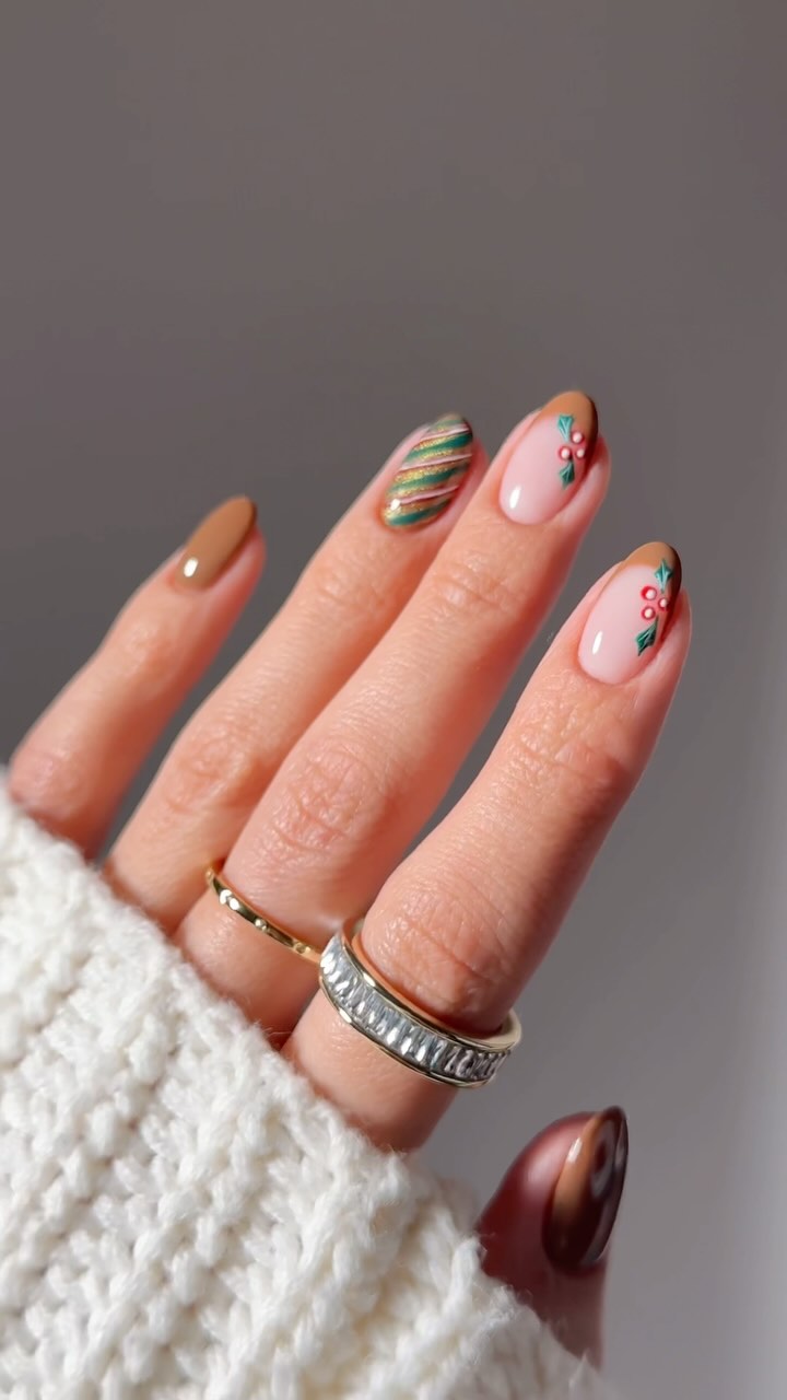 beelo.nails - december nails - winter nails - winter nail trends- 2025-2026