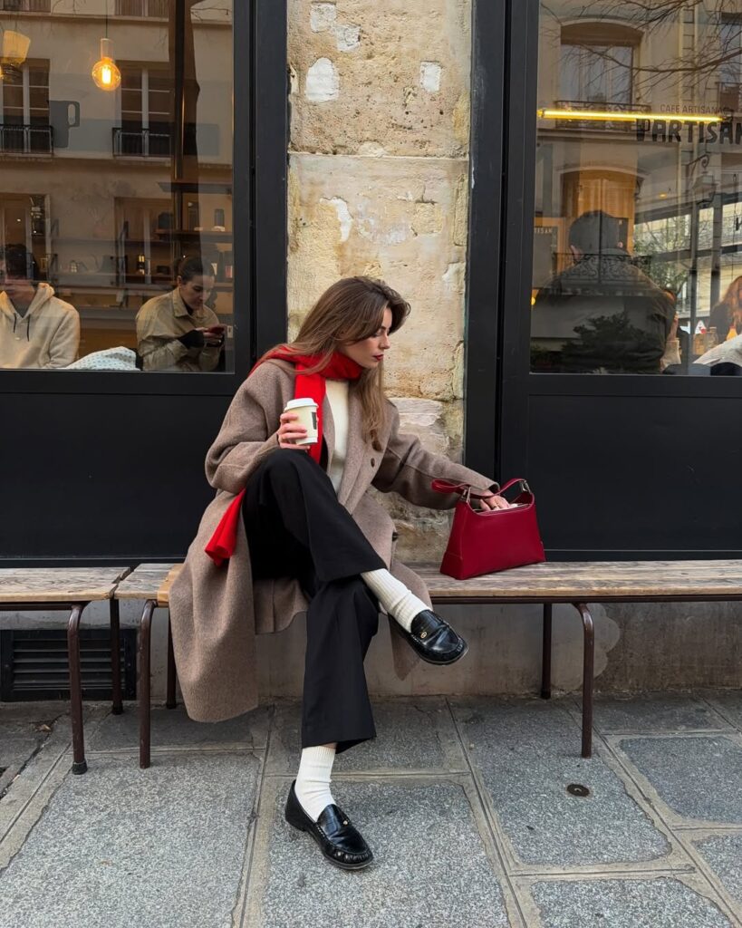 camille_pidoux - casual chic everyday christmas outfit ideas