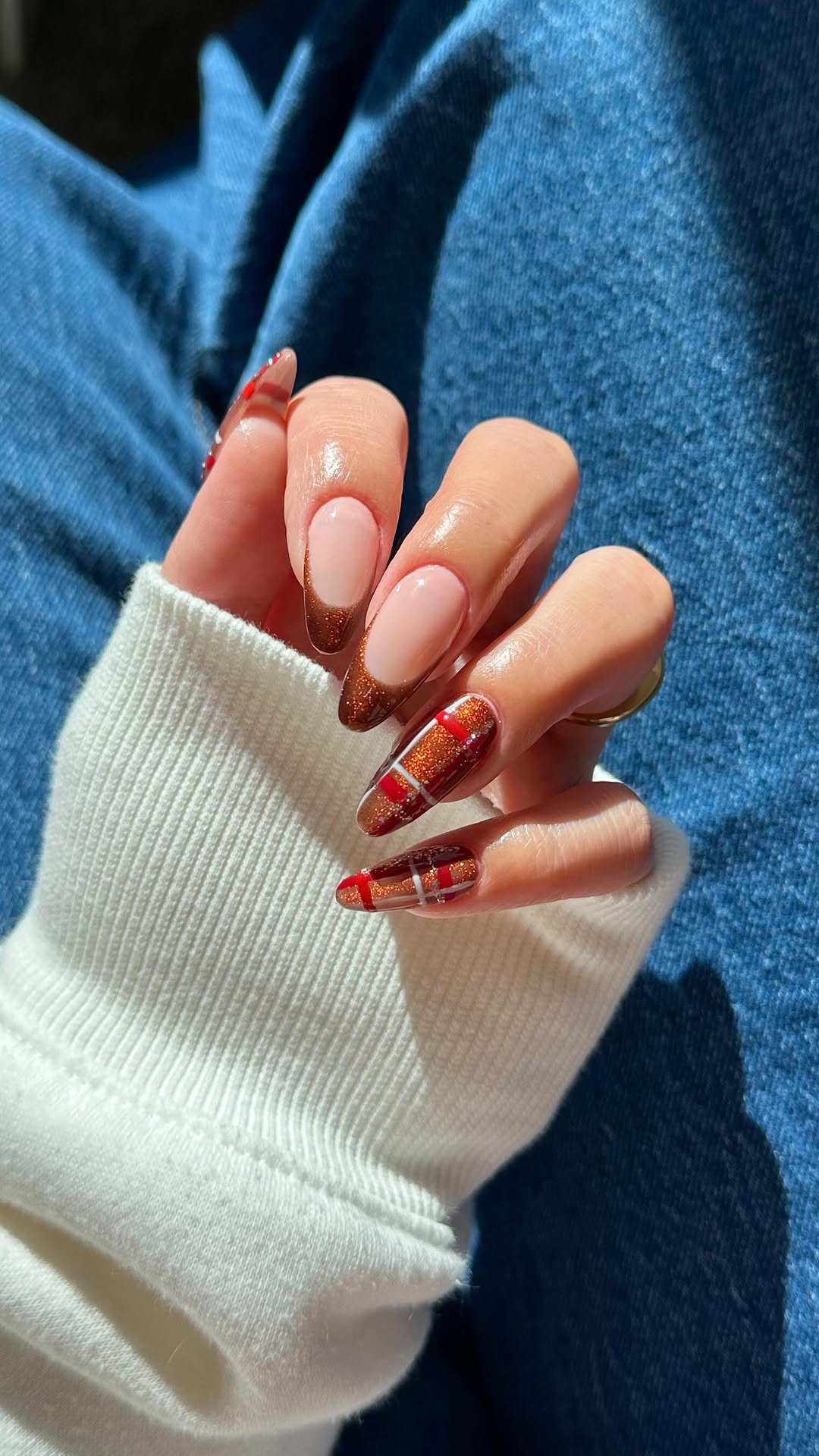 disseynails - december nails - winter nails - winter nail trends- 2025-2026