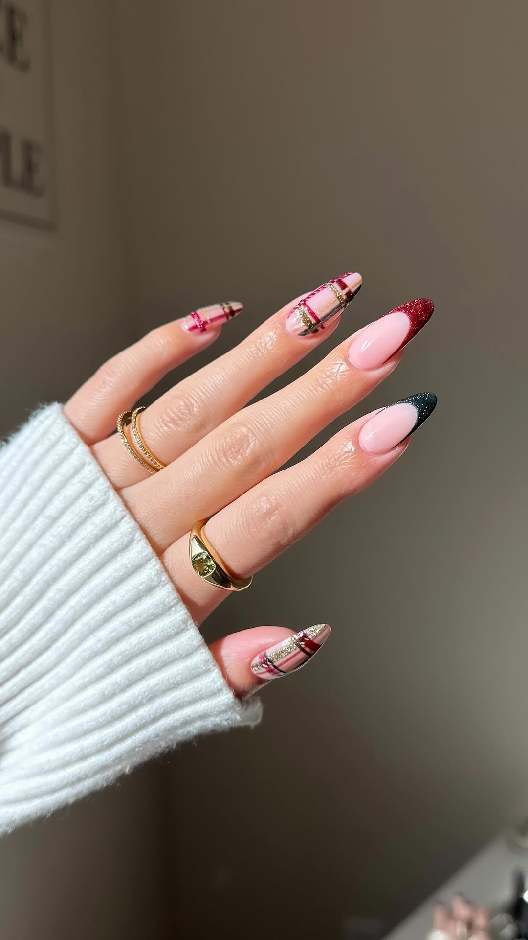 disseynails - french tip winter nails