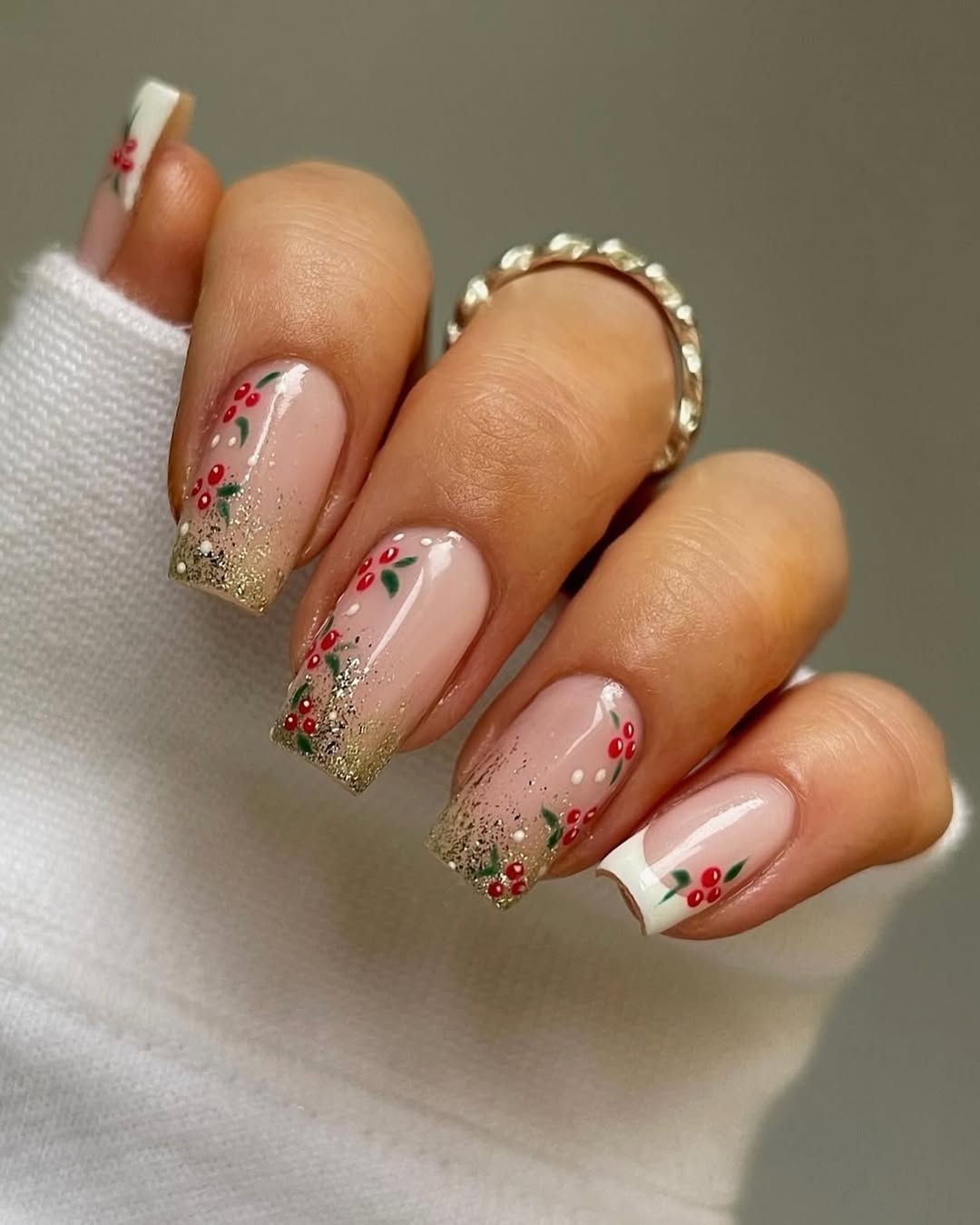 gels.byffi - december nails - winter nails - winter nail trends- 2025-2026