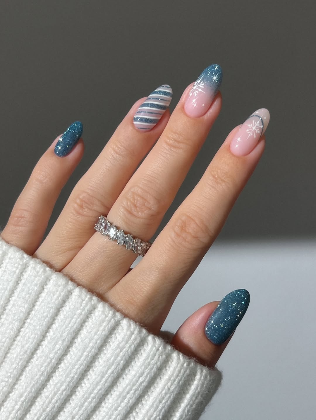 heygreatnails - december nails - winter nails - winter nail trends- 2025-2026