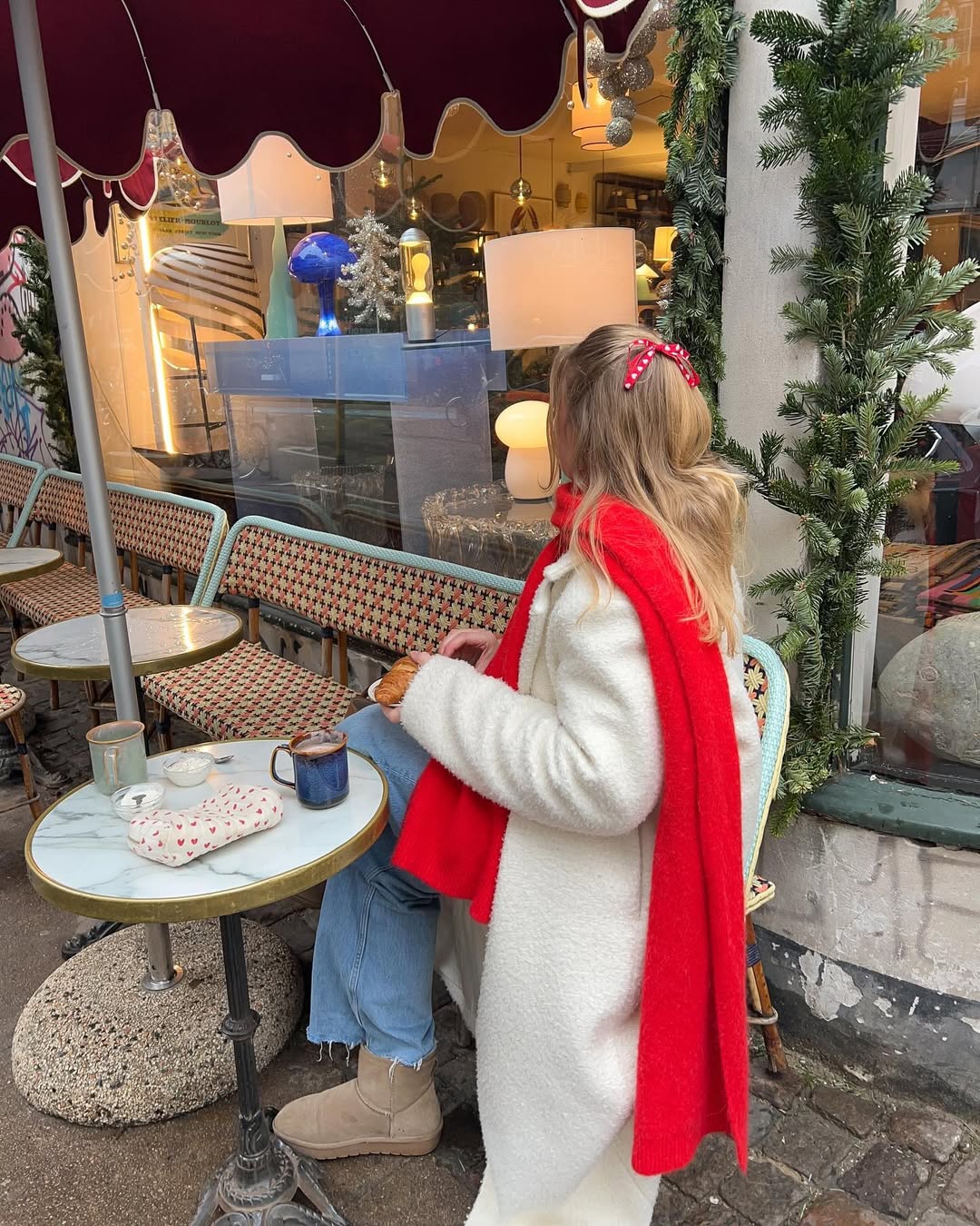 mariadjonsson - casual chic everyday christmas outfit ideas