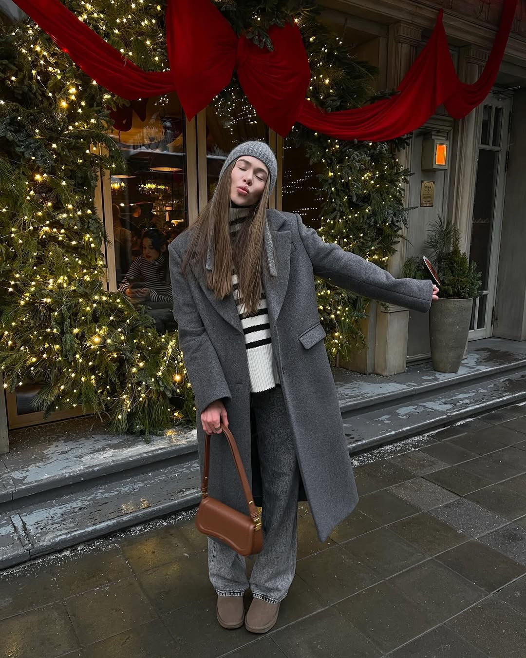 ohhmurr - casual chic everyday christmas outfit ideas