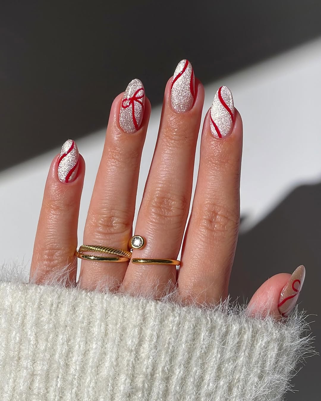 Christmas Nail Ideas - simlynail - Minimalist Christmas Nail Ideas- classy elegant christmas nails - minimalist simple christmas nails 2025
