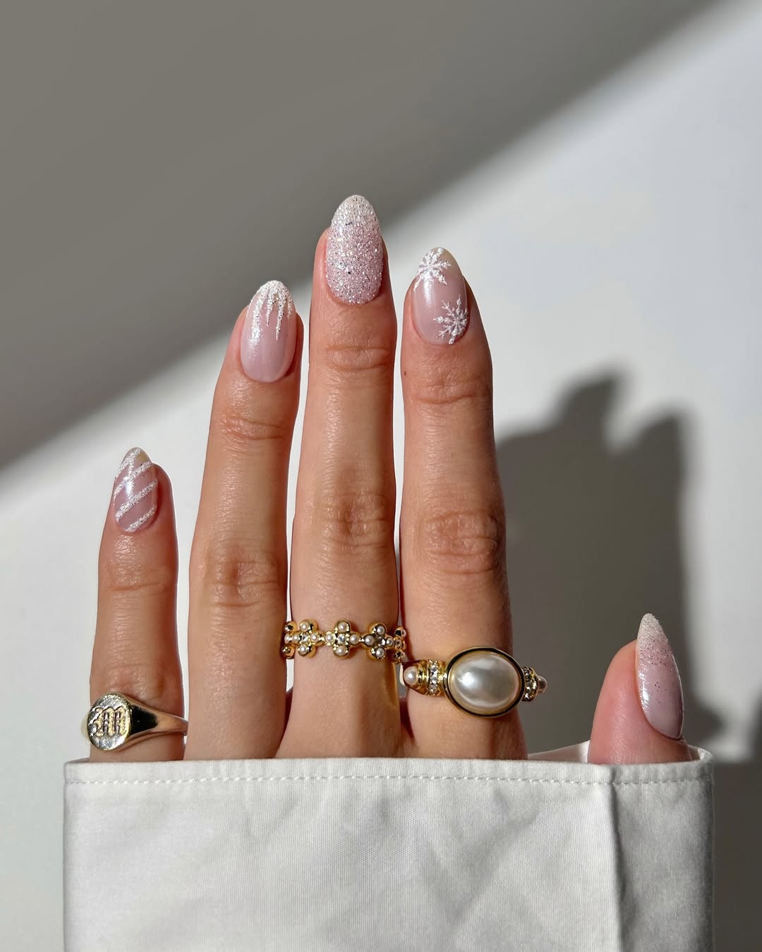 short winter nails - short winter nail ideas 2025