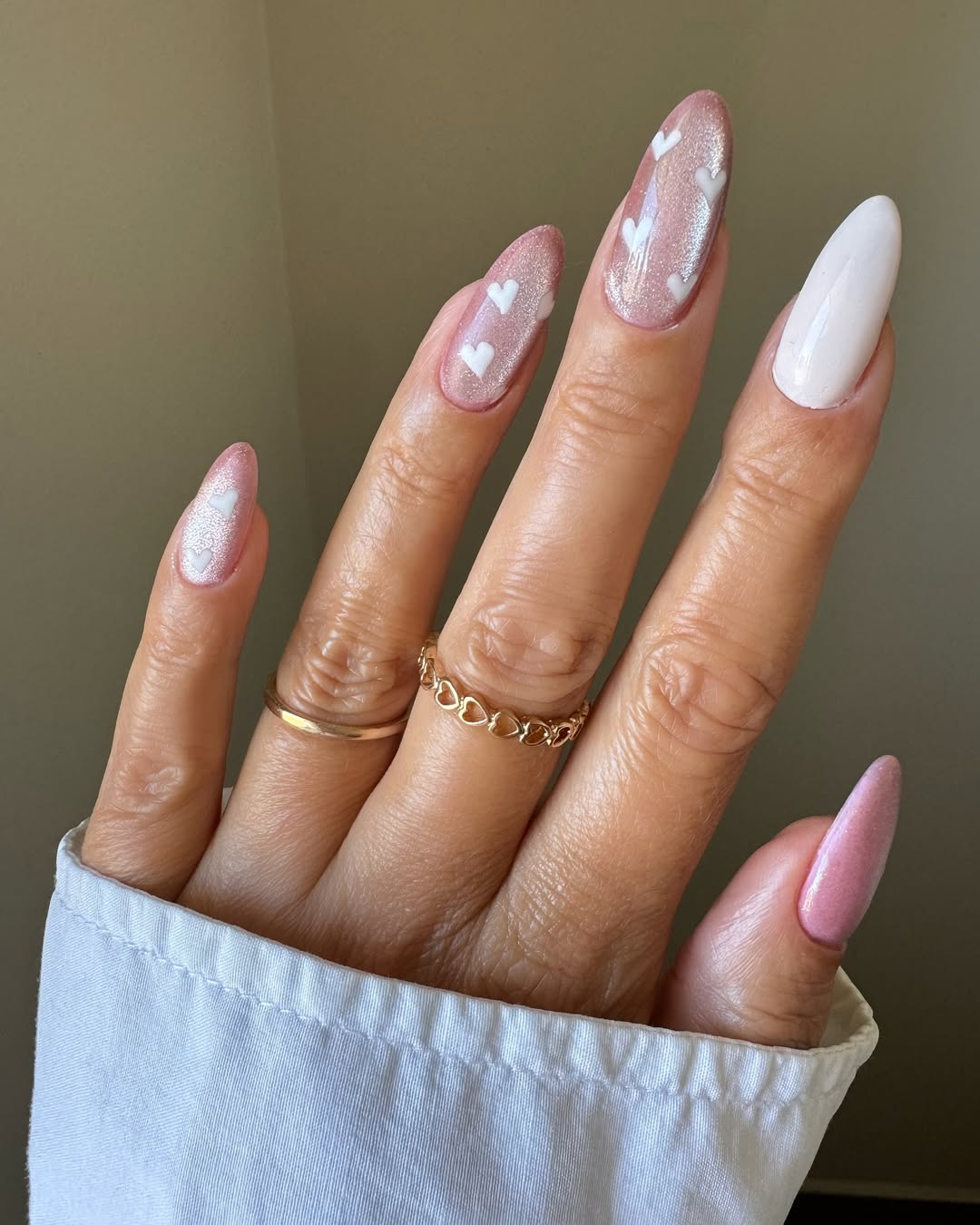 artdecom - classy elegant Valentines nails - Valentines nails - valentines nails 2026