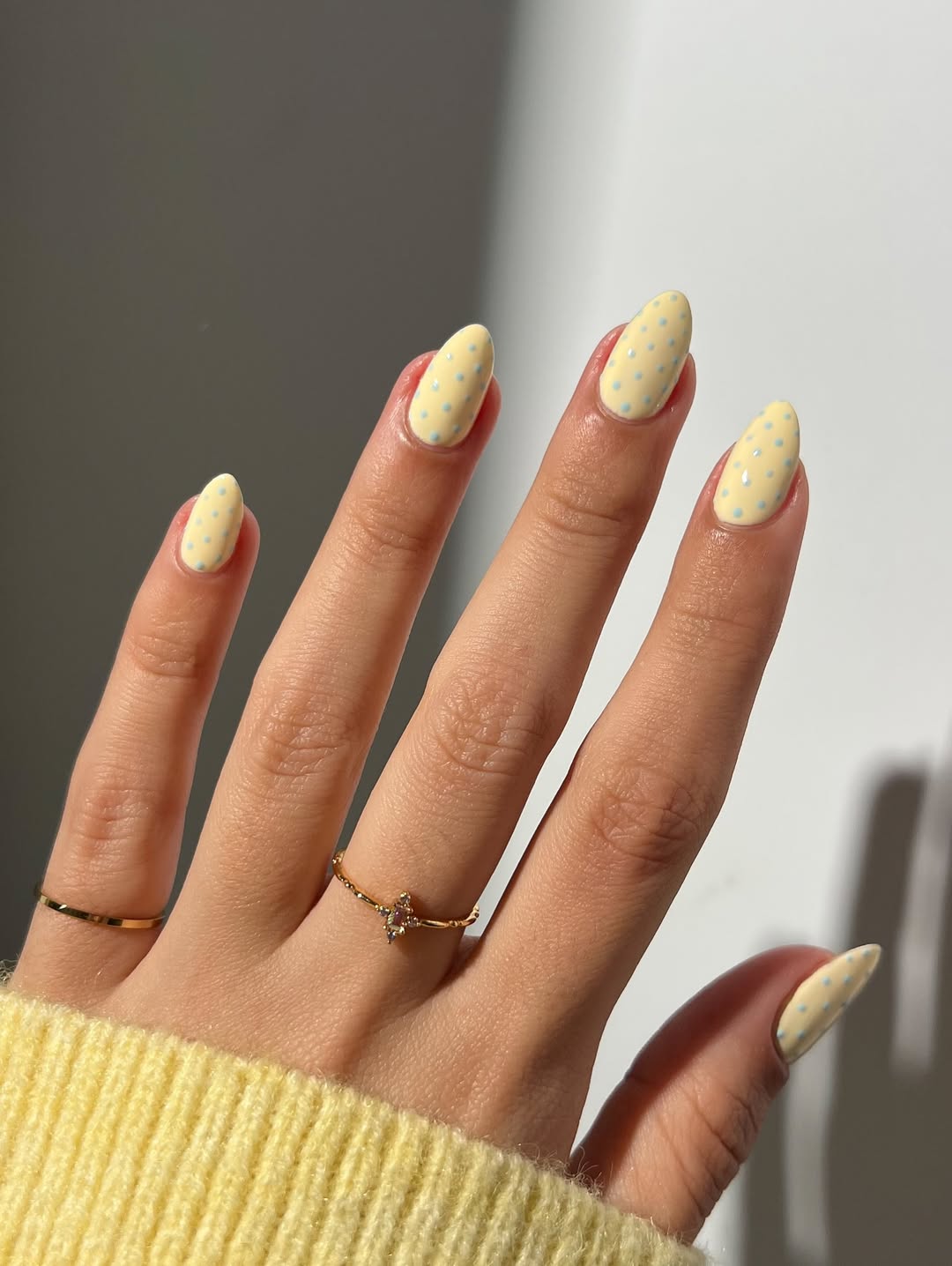 samrosenails - butter yellow nails - butter yellow nail ideas - spring nails 2026 - spring nail trends samrosenails - butter yellow nails - butter yellow nail ideas - spring nails 2026 - spring nail trends