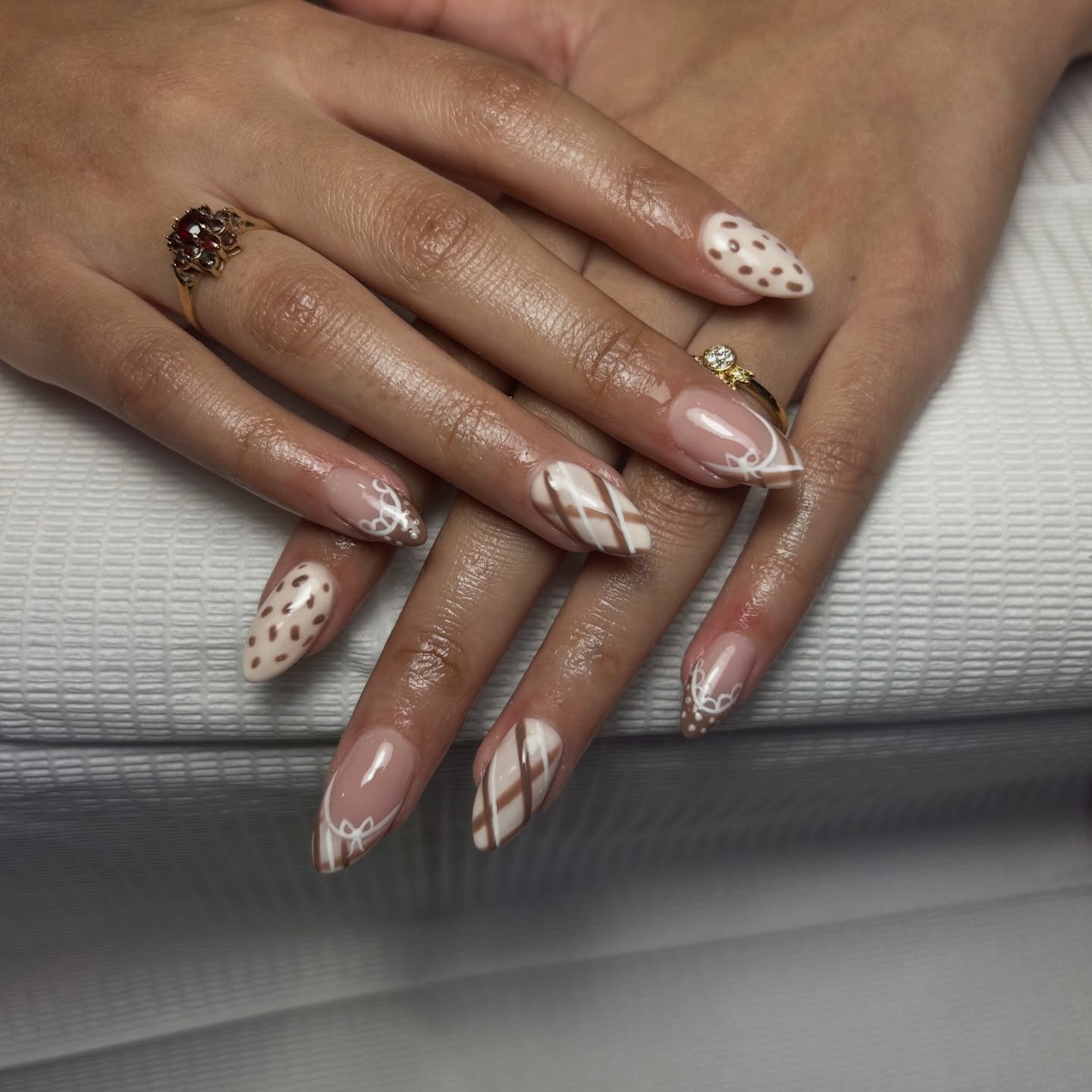 aleeyahbeauty - fawn nails - bambi nail trend aleeyahbeauty - fawn nails - bambi nail trend