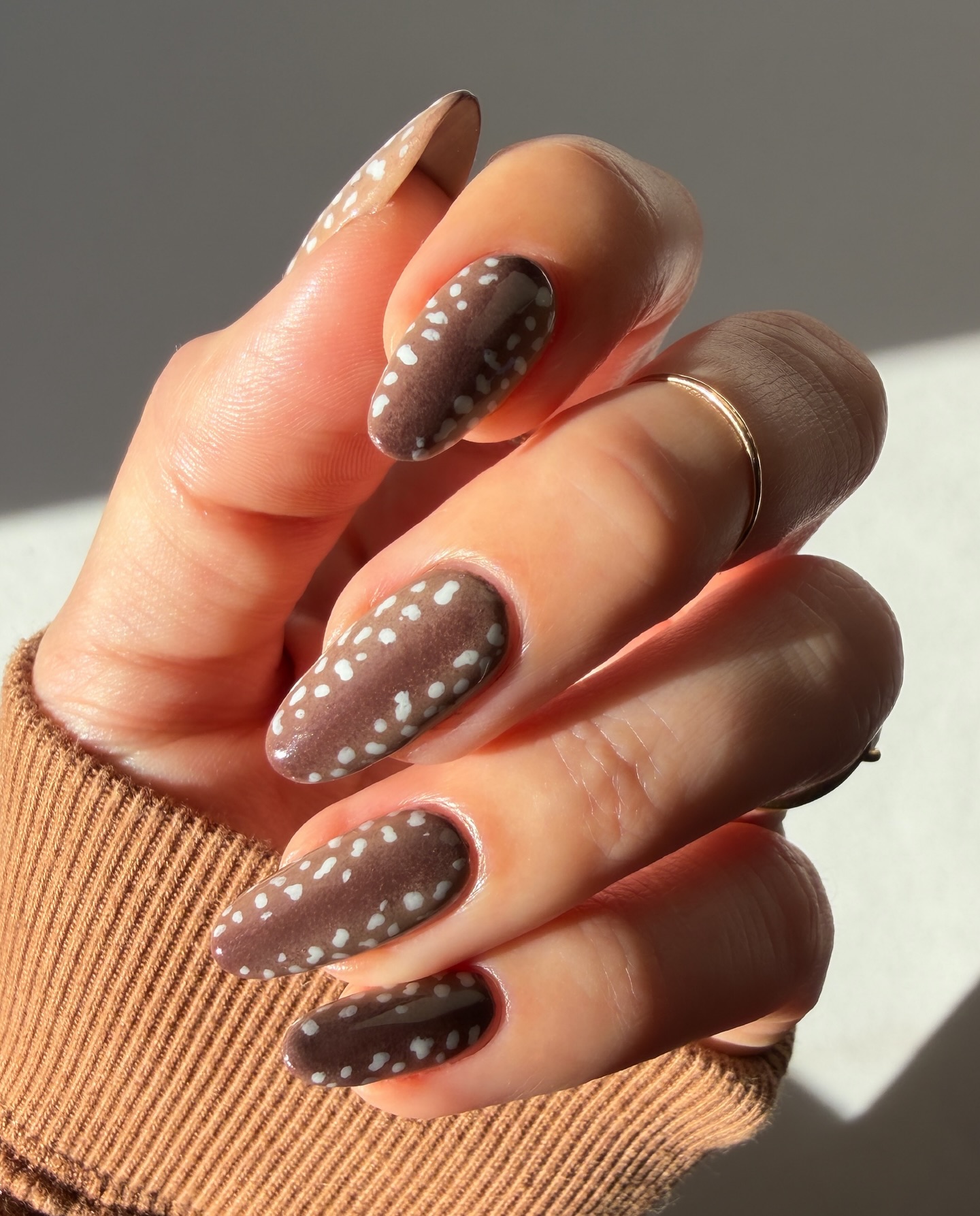 thatglosssauce - fawn nails - bambi nail trend