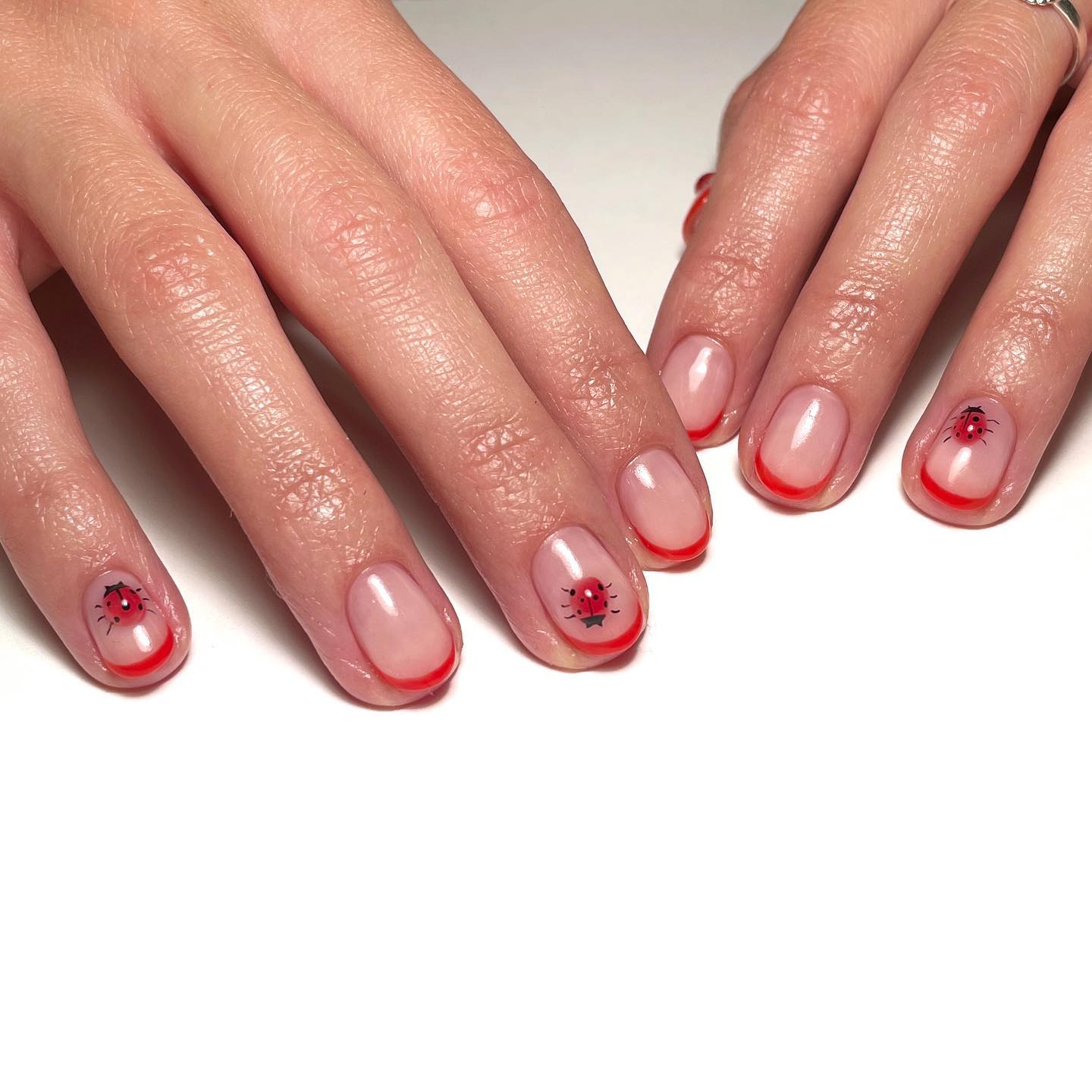 tinybrushes - short summer nails - short summer nail ideas - summer nails 2026 tinybrushes - short summer nails - short summer nail ideas - summer nails 2026