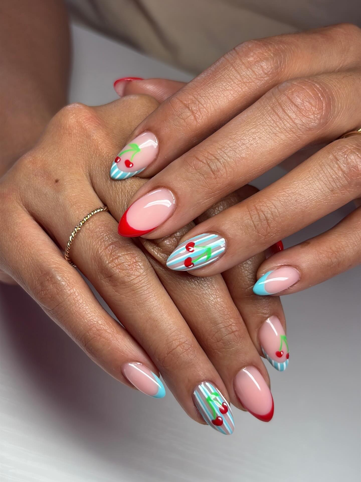 _estrellanails_1 - july nails - july nail ideas - july nail designs - summer nails 2026
