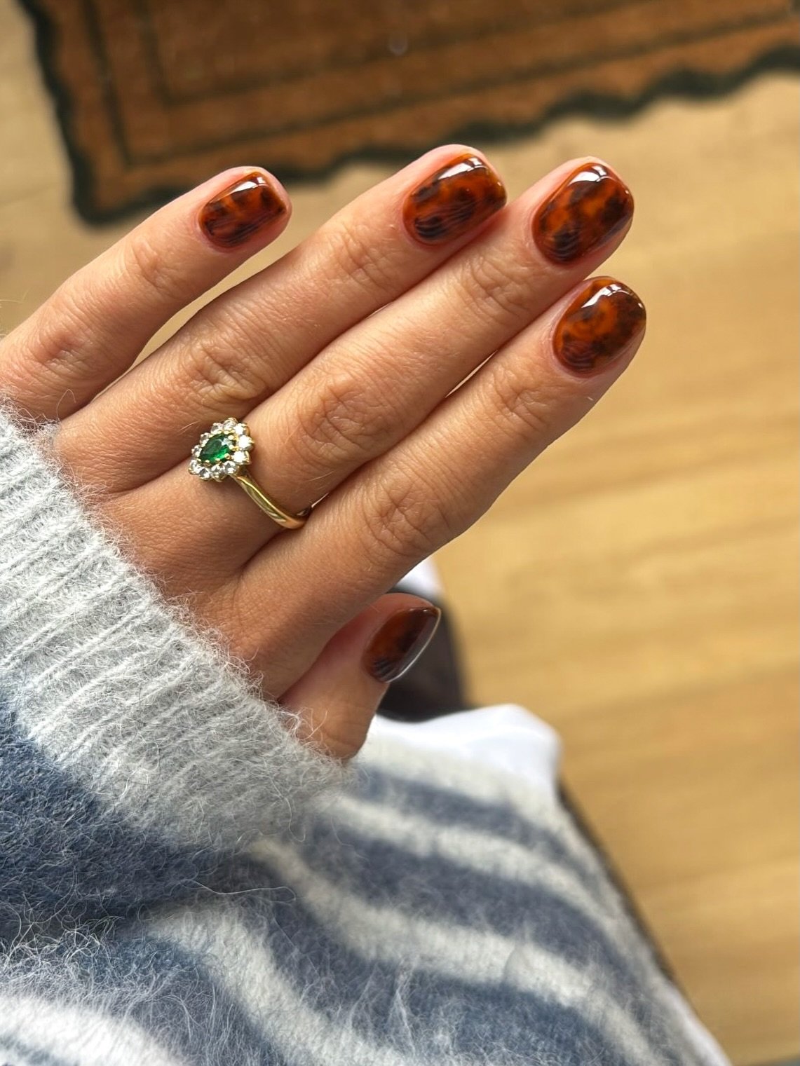 ellafaulkner_ - short fall nails - short fall nail ideas - fall nail trends 2026