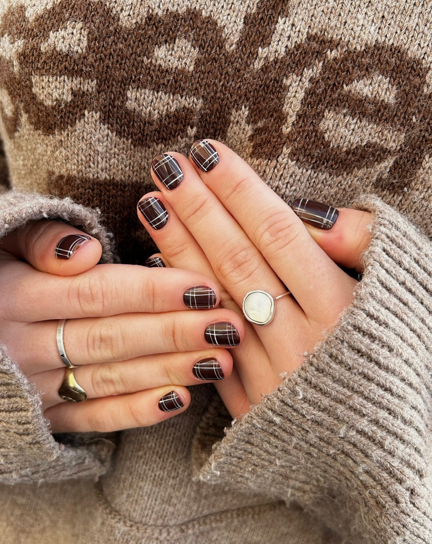 polished.bylauren - short fall nails - short fall nail ideas - fall nail trends 2026