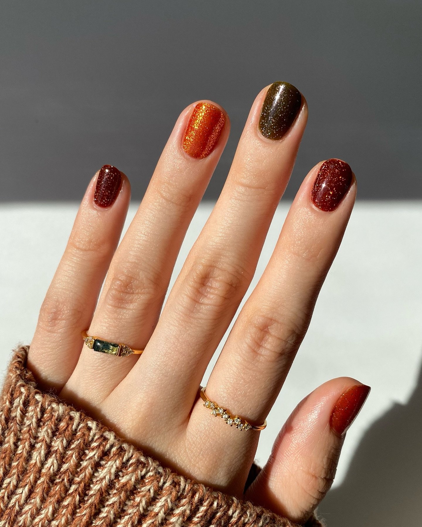 polished_yogi - short fall nails - short fall nail ideas - fall nail trends 2026