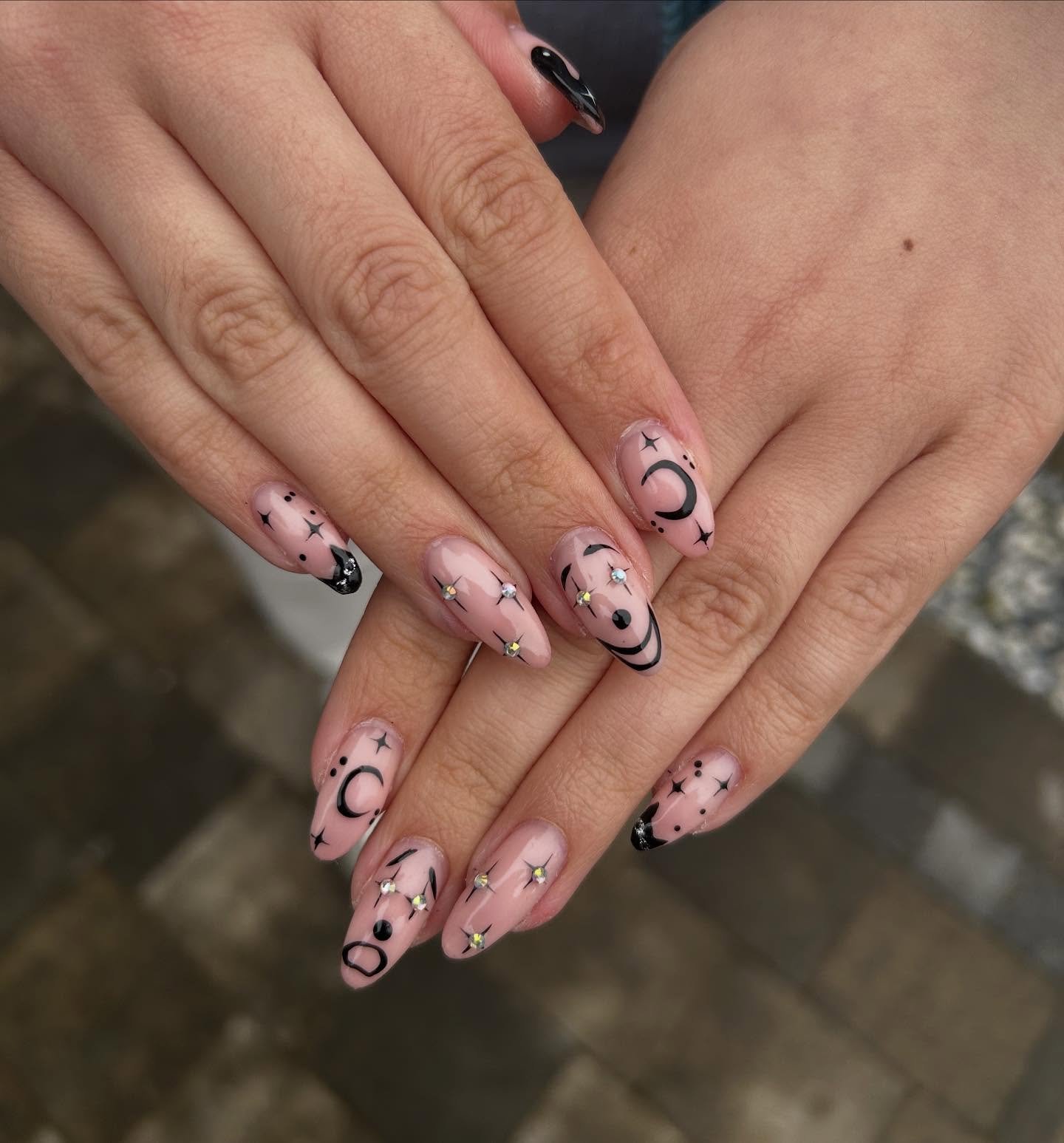 courtneybell_nails - halloween nails - halloween nail ideas - Halloween courtneybell_nails - halloween nails - halloween nail ideas - Halloween