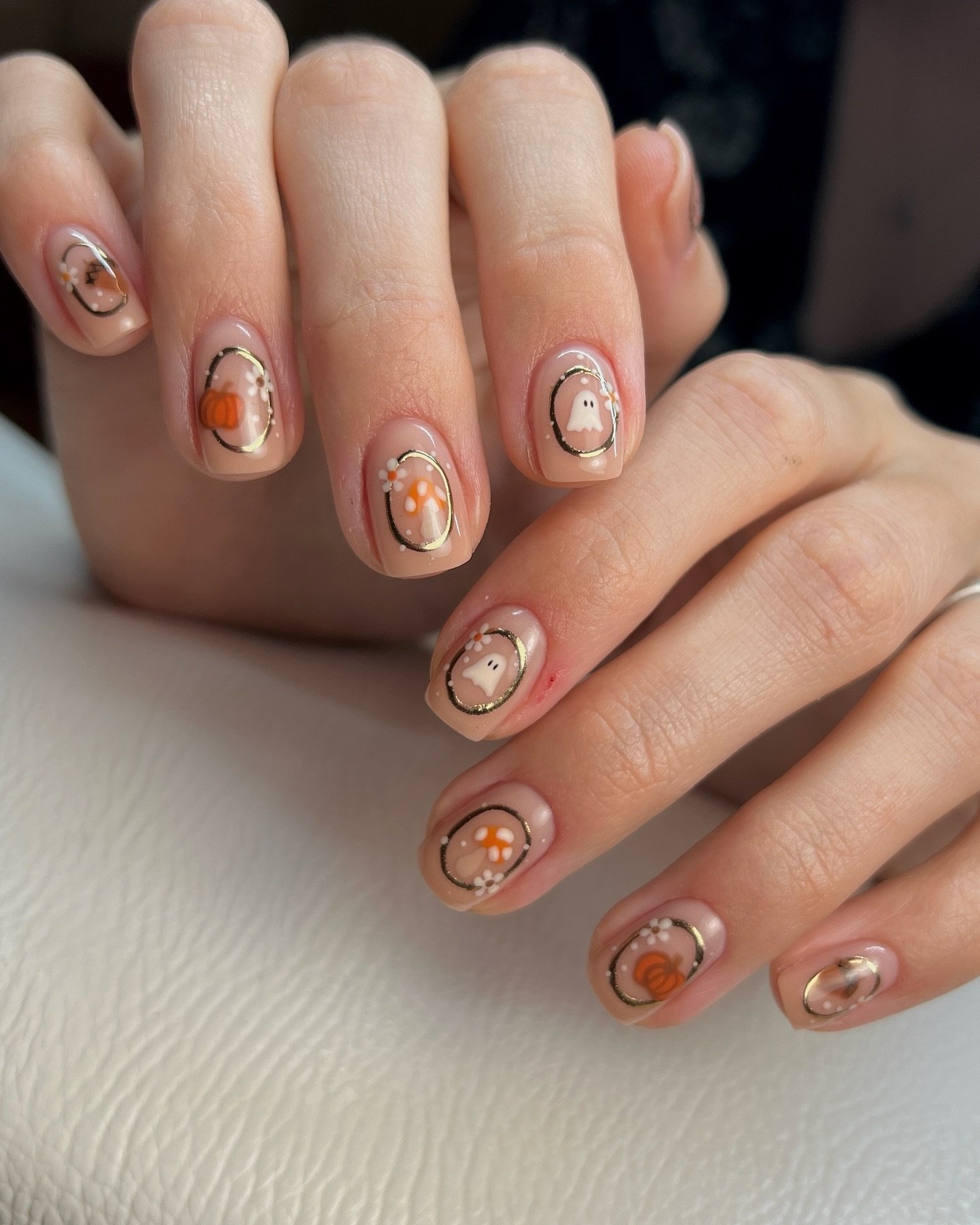 leannehaycocknails - short halloween nails - short halloween nail ideas leannehaycocknails - short halloween nails - short halloween nail ideas