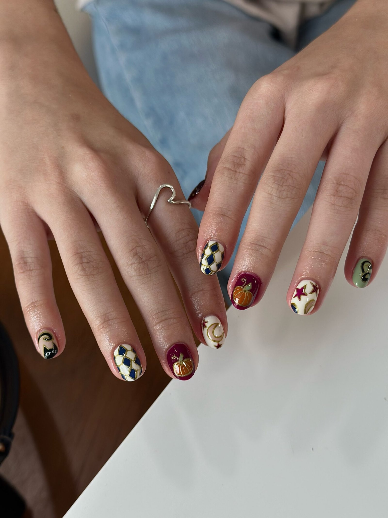 shapedbykeahni - short halloween nails - short halloween nail ideas shapedbykeahni - short halloween nails - short halloween nail ideas