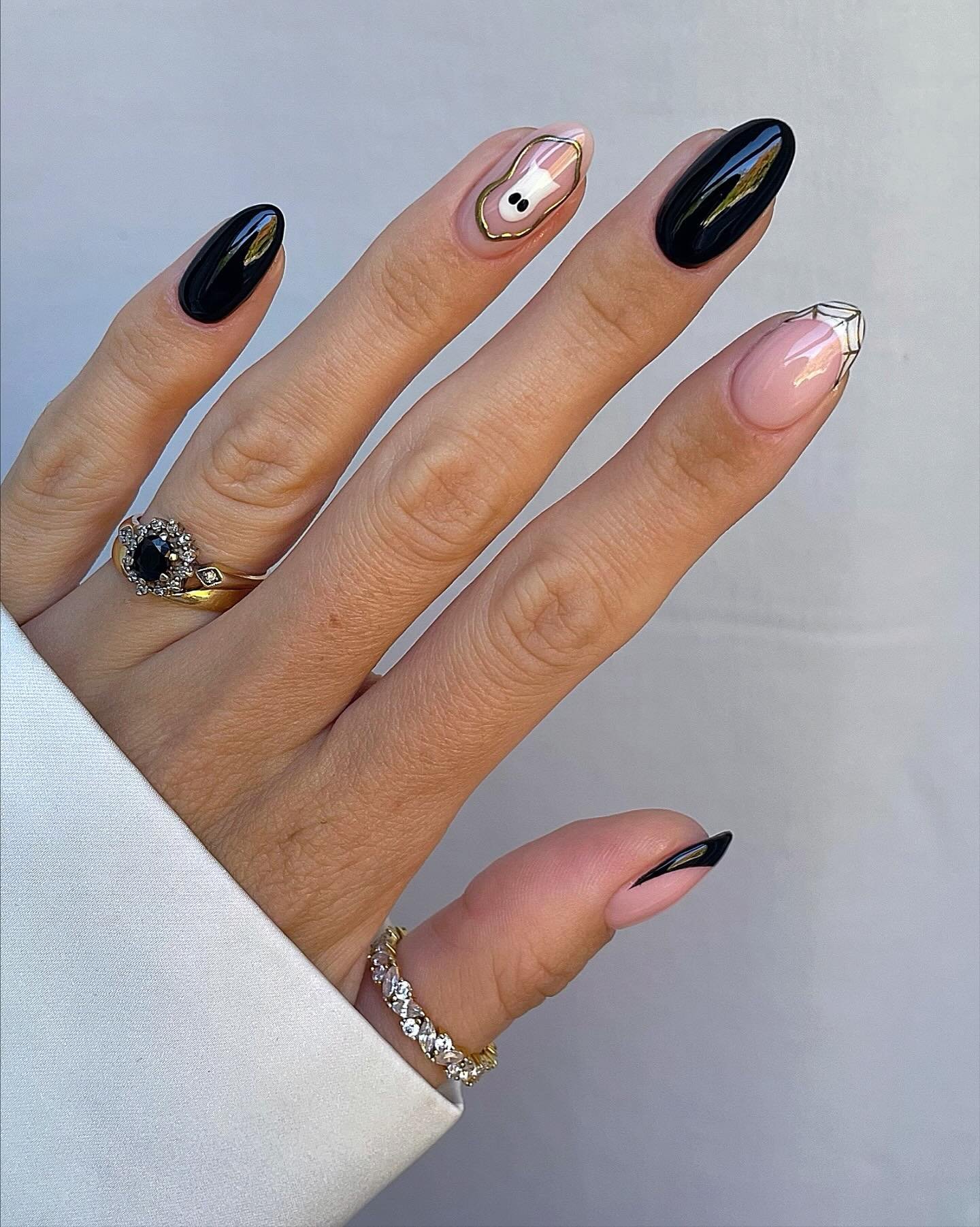 nails.by.iz_ - simple halloween nails - classy halloween nails